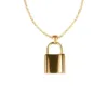 Collier Finesse & Lock grand. Pendentif doré et en acier inoxydable en forme de cadenas, de grande taille, avec sa chaîne fine maille forçat dorée et en acier inoxydable.