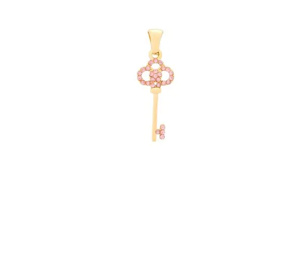 Pendentif en forme de clé doré, orné de petits zircons roses sur la tête de la clé et sur le panneton.